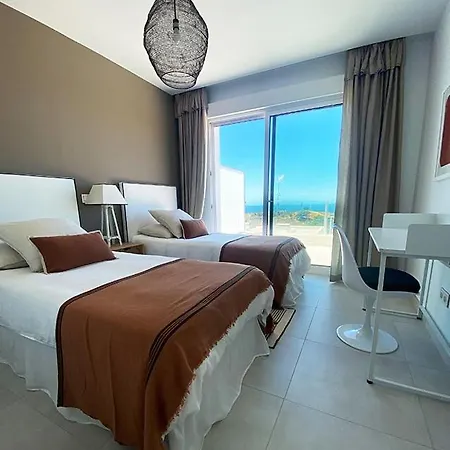 Panorama Penthouse - Bay Of